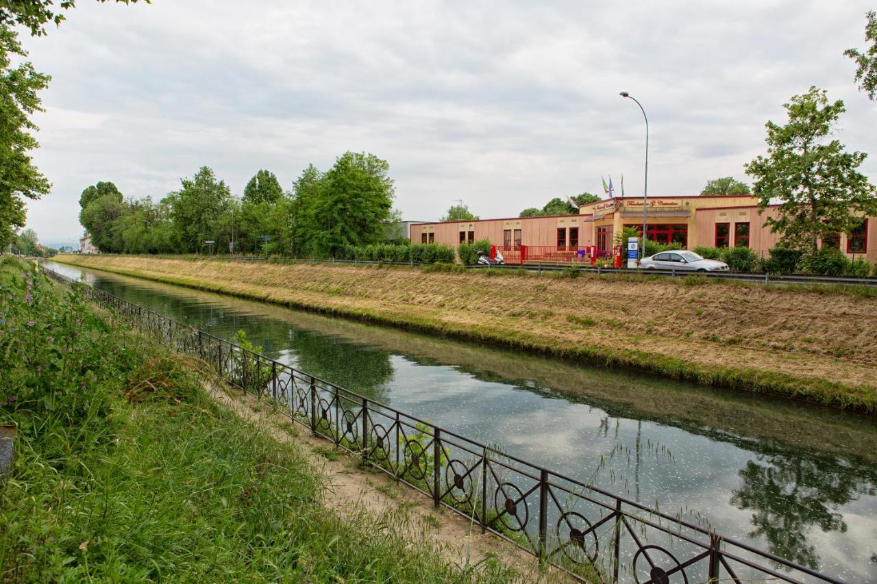 B&B Campari 10 Pavia Bagian luar foto
